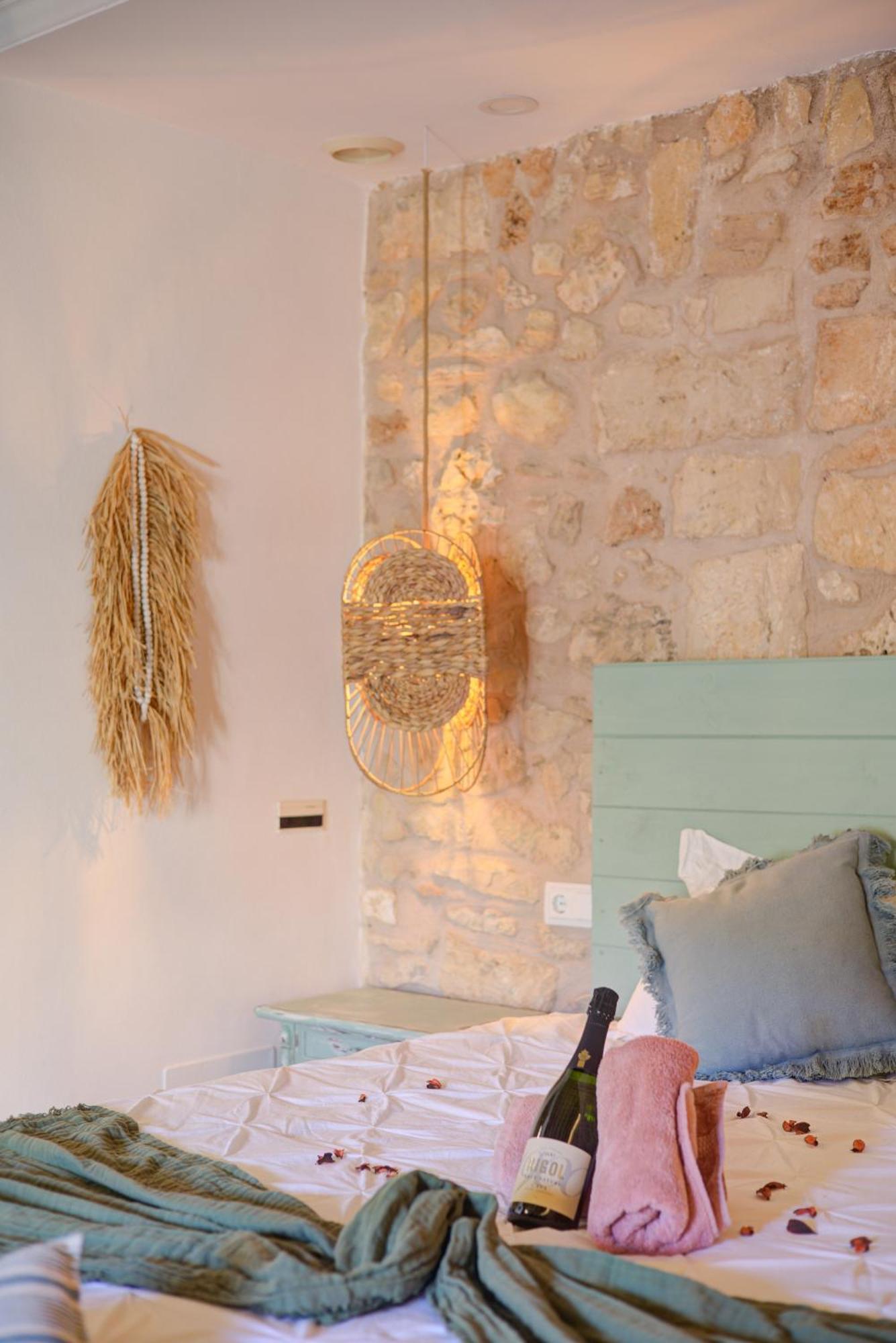 Hotelet Can Oms Picasso By Rentallorca Petra  Bagian luar foto